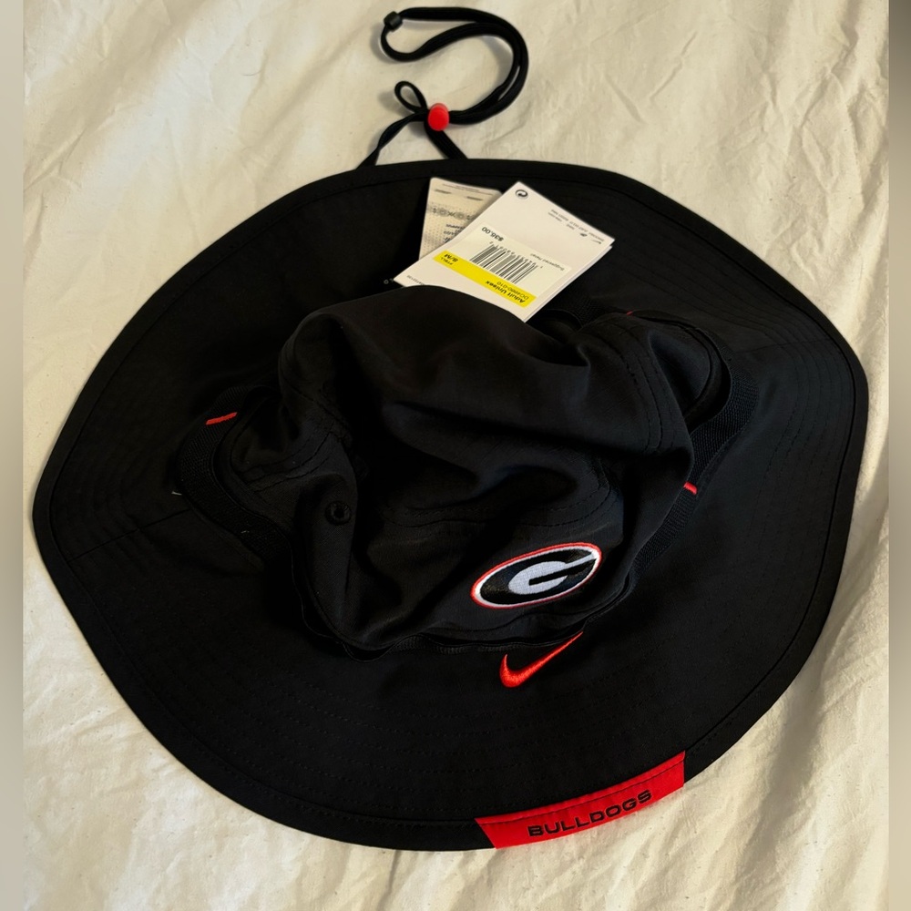 Black Nike UGA bucket hat